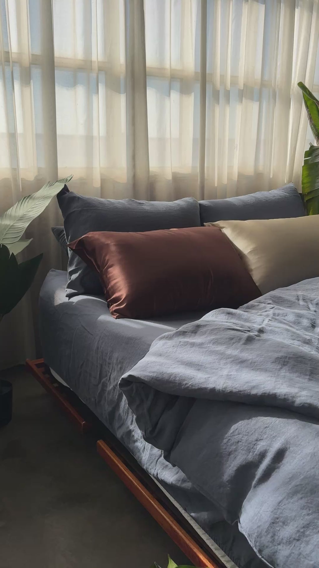 Ultimate Sleep Bundle – 100% Flax Linen Bedding & Silk Pillowcase